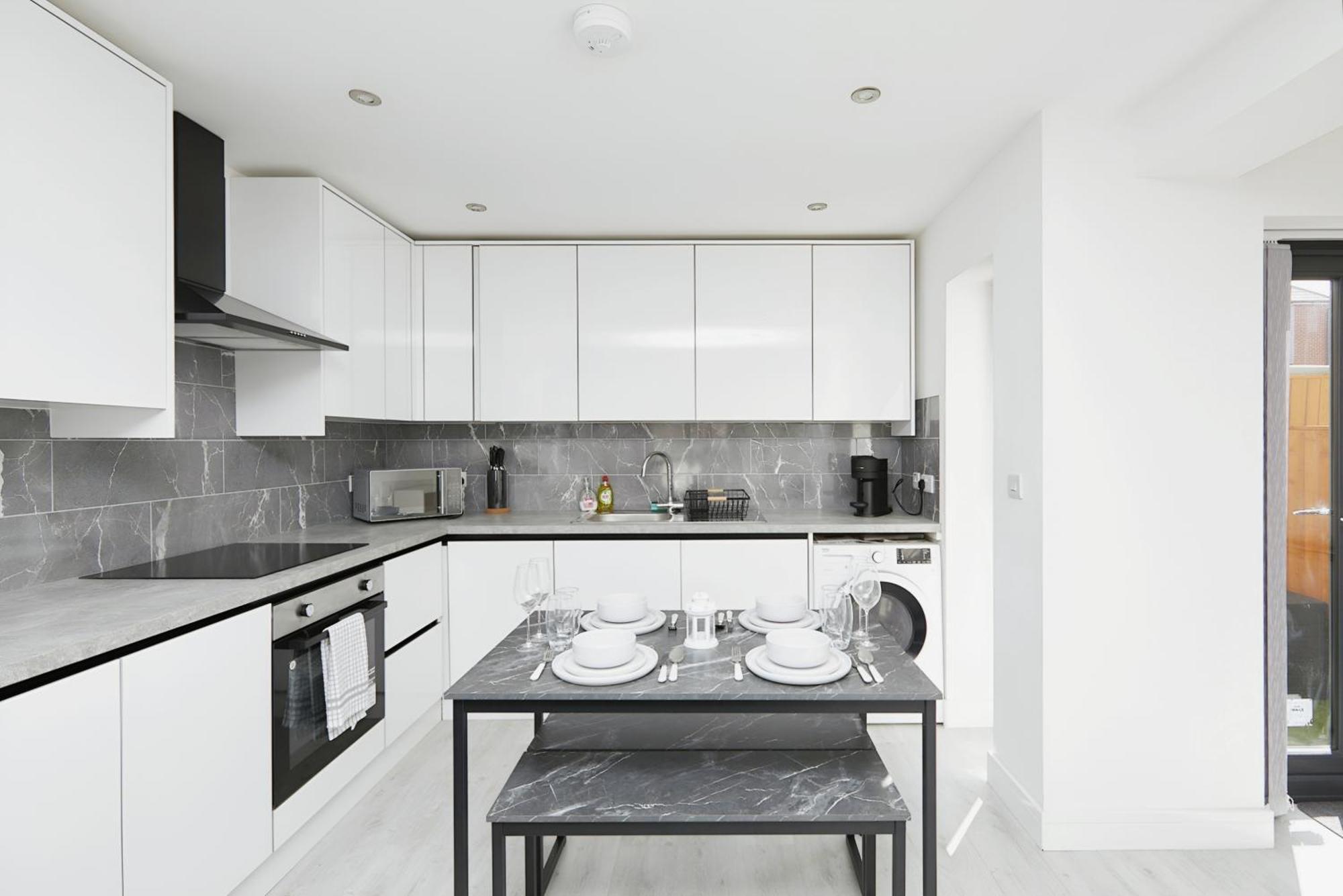 Modern Home In Derby City Centre - Free Gated Parking Exterior foto
